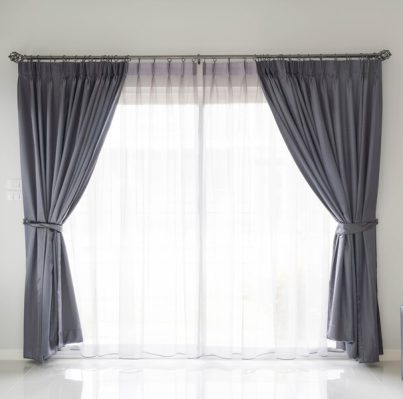 curtain-with-sunlight_1339-4061